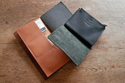 Traveler's Factory Passport Size Leather Zipper Case